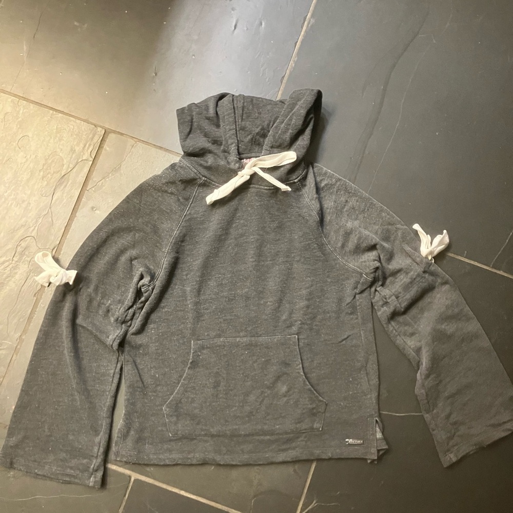 Betsy Johnson Women’s Size Small Performance Grey Sweatshirt